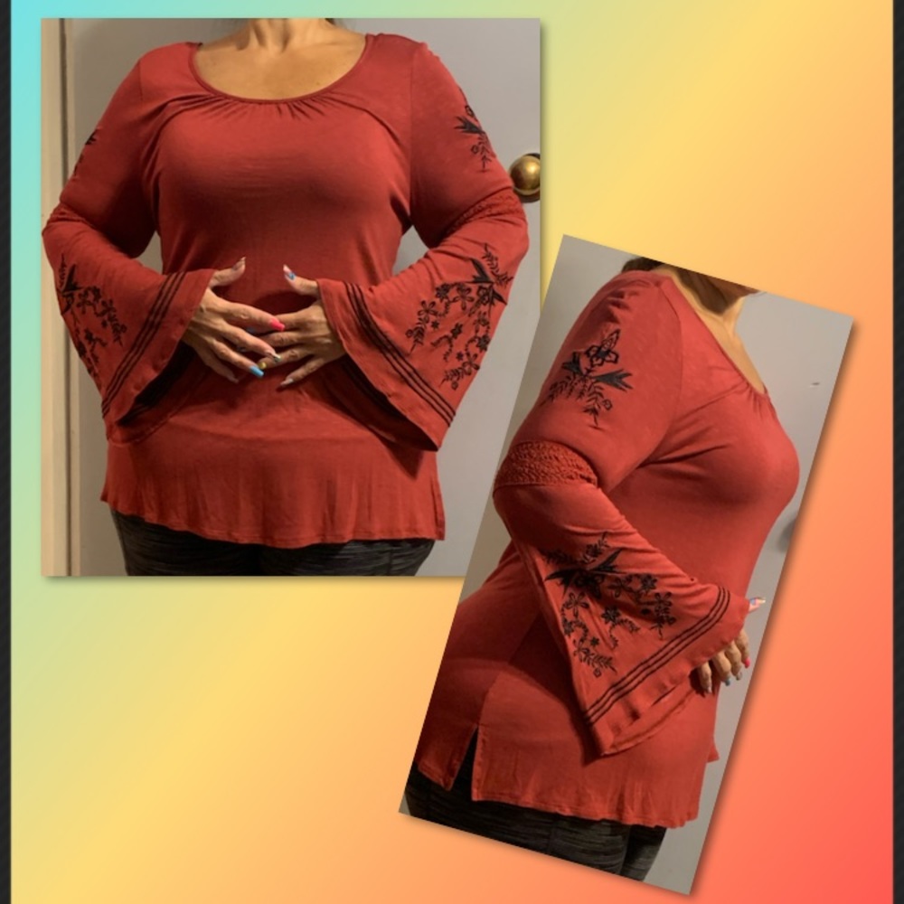 Bell sleeve Top